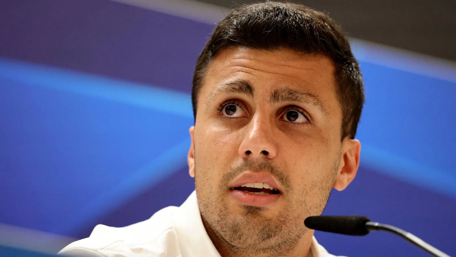 Pernyataan Mengejutkan Rodri Terkait Vonis Bersalah Manchester City - sumber: (givemesport)