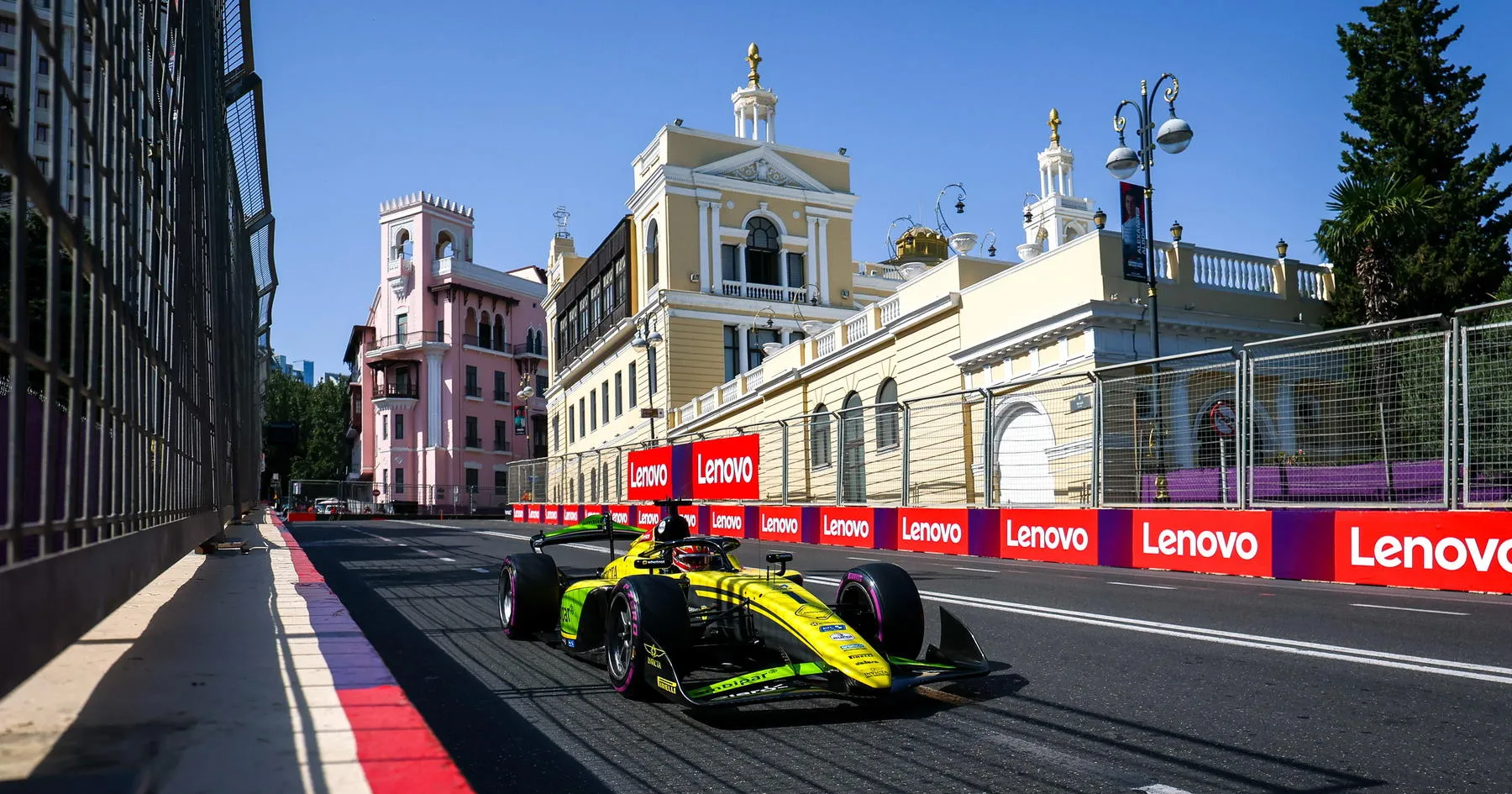 Rafael Camara Memimpin Klasemen F2 Usai Balap Baku - sumber: (racingnews365)