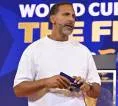 Rio Ferdinand Minta Trofi Premier League 2011/12 Diberikan ke MU