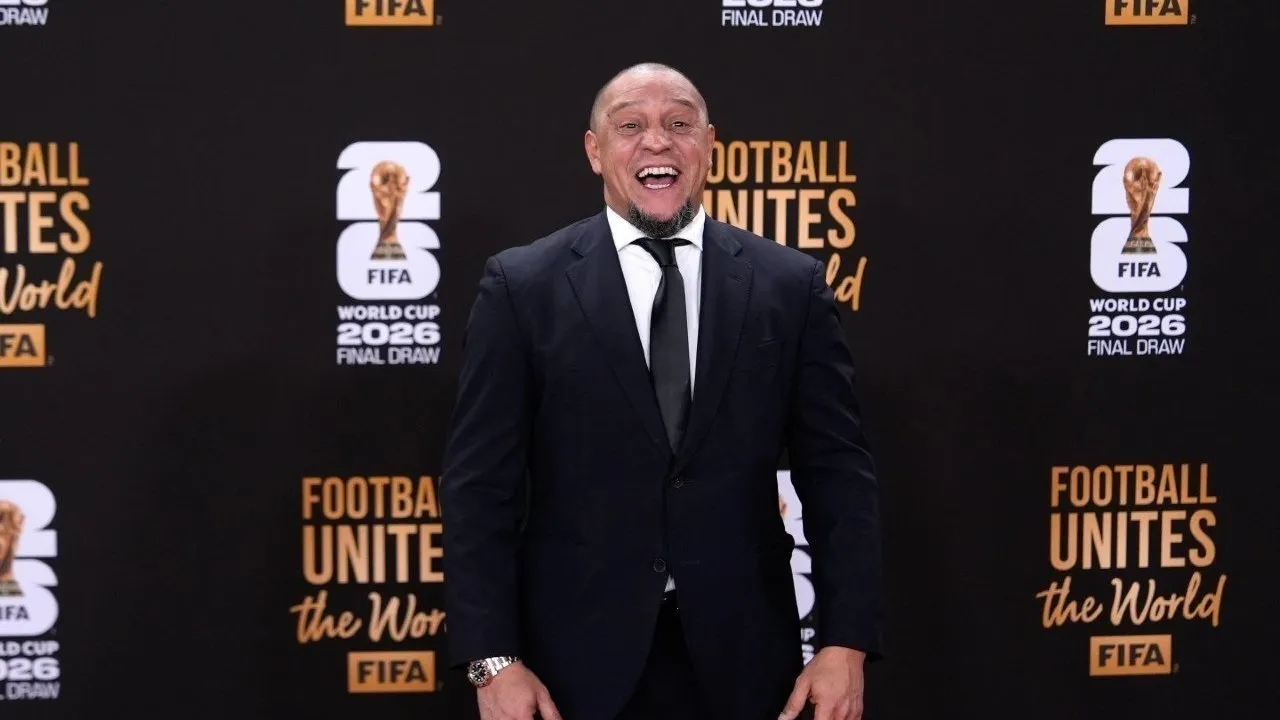 Roberto Carlos Ungkap Pernah Kehilangan 99 Persen Penghasilan