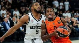 TJ Shorts Pimpin Valencia Menang Telak Lawan Besiktas