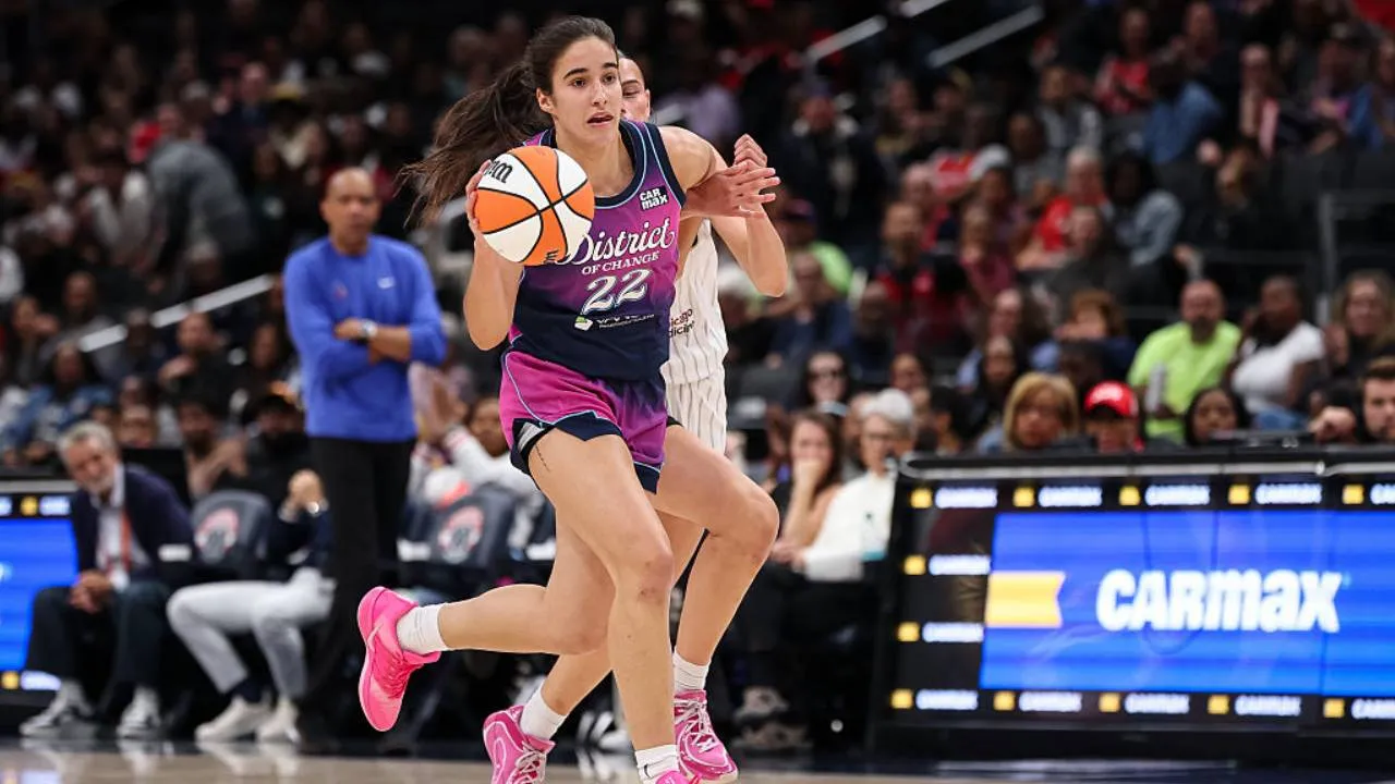 Sonia Citron mencetak 21 poin saat Washington Mystics meraih kemenangan 101-93 atas Chicago Sky, Kamis (24/9) malam. (Foto: AP)