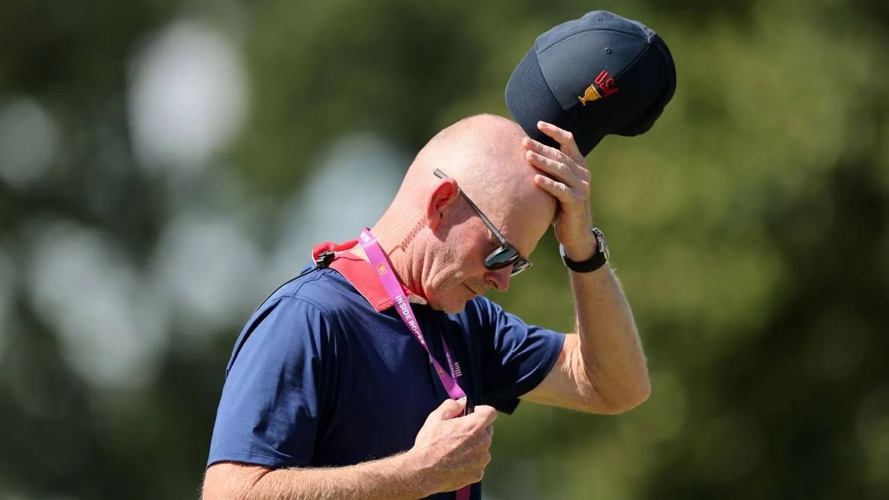 Salah satu keputusan yang paling dipertanyakan adalah ketika Brandt Snedeker mengistirahatkan pegolf nomor satu dunia Scottie Scheffler dari sesi foursomes pada Sabtu sore. (Foto: Golf Digest)