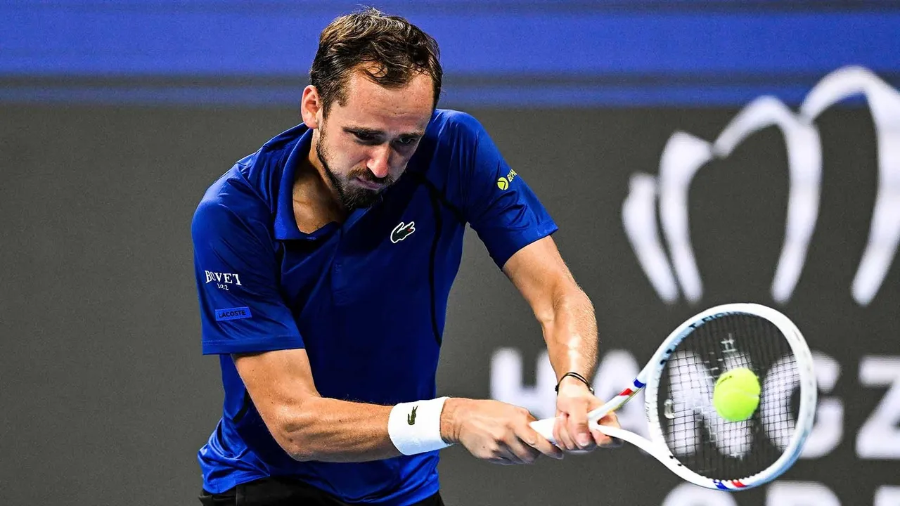 Beraksi Di Hangzhou, Daniil Medvedev Akui Level Permainannya Cukup Baik