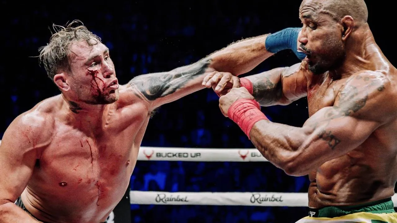 Darren Till (kiri) mendapatkan skor identik 49-46 untuk kemenangan dalam pertarungan kelas cruiserweight. (Foto: Fight TV)