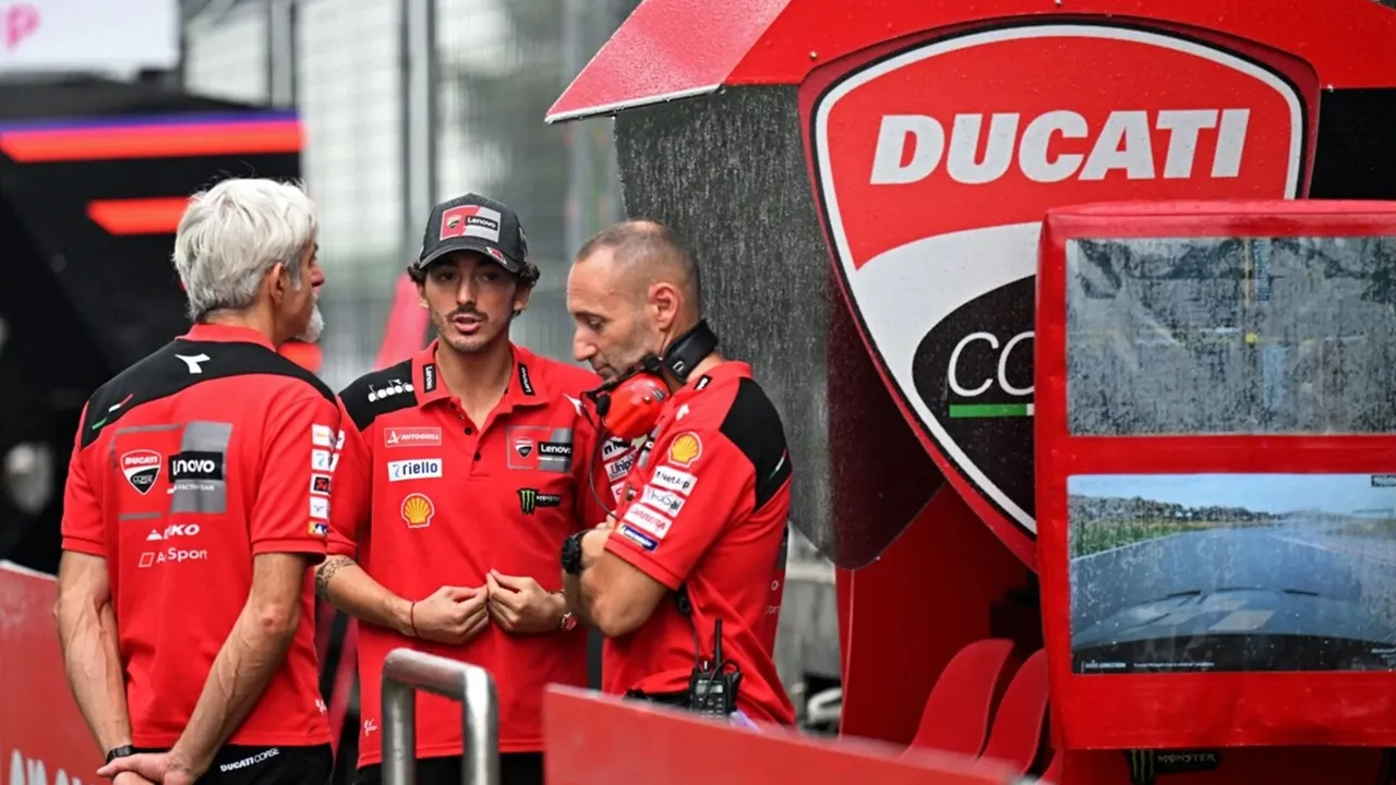 Francesco Bagnaia bersama Bos Ducati, Luigi Dall'Igna.