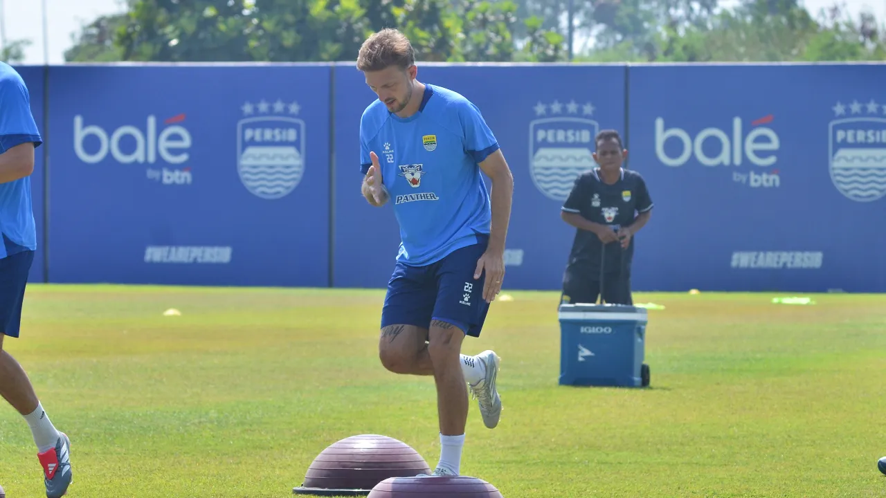 Bek Persib, Danijel Loncar