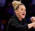 Lynne Roberts Dipecat Los Angeles Sparks Setelah Dua Musim Gagal ke Playoff