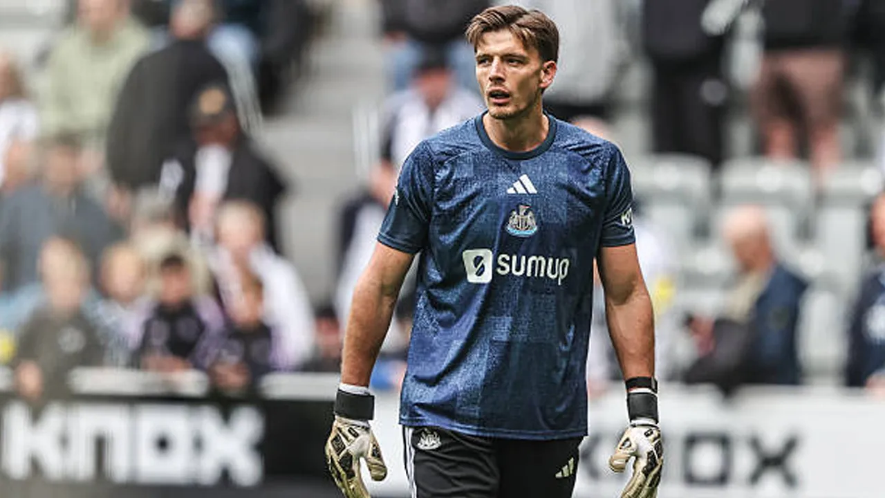 Meski Jarang Bermain, Nick Pope Tak Berniat Tinggalkan Newcastle United