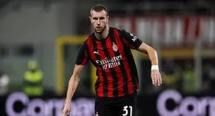 Milan Bakal Gandakan Gaji Strahinja Pavlovic, Negosiasi Segera Dimulai
