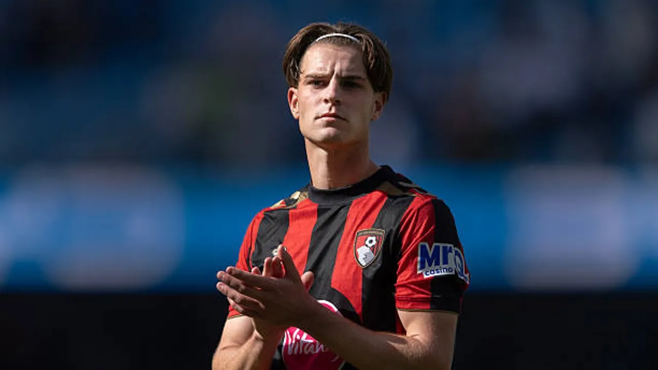 Bournemouth Tak akan Lepas Alex Scott ke Chelsea pada Januari