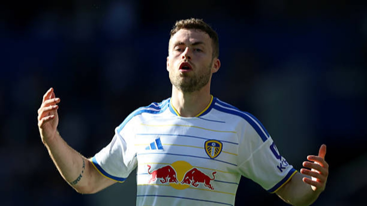 Gabriel Gudmundsson Tepis Rumor Cedera Lutut Parah di Leeds United