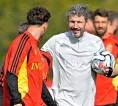 Lawan Prancis yang Bertabur Bintang, Mark van Bommel Ingin Belgia Tetap Main Menyerang