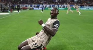Milan dan Inter Berebut Tanda Tangan Bintang Muda Cagliari, Mendy