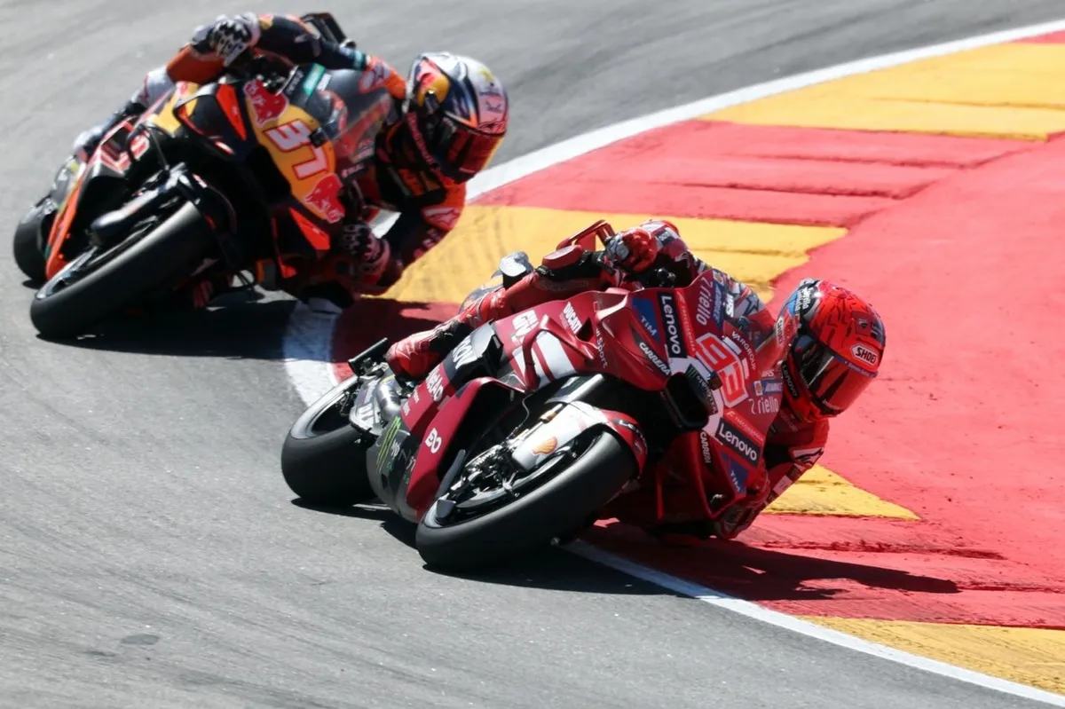 Pedro Acosta Ingin Kalahkan Marquez dengan Motor Sama - sumber: (motorsport)