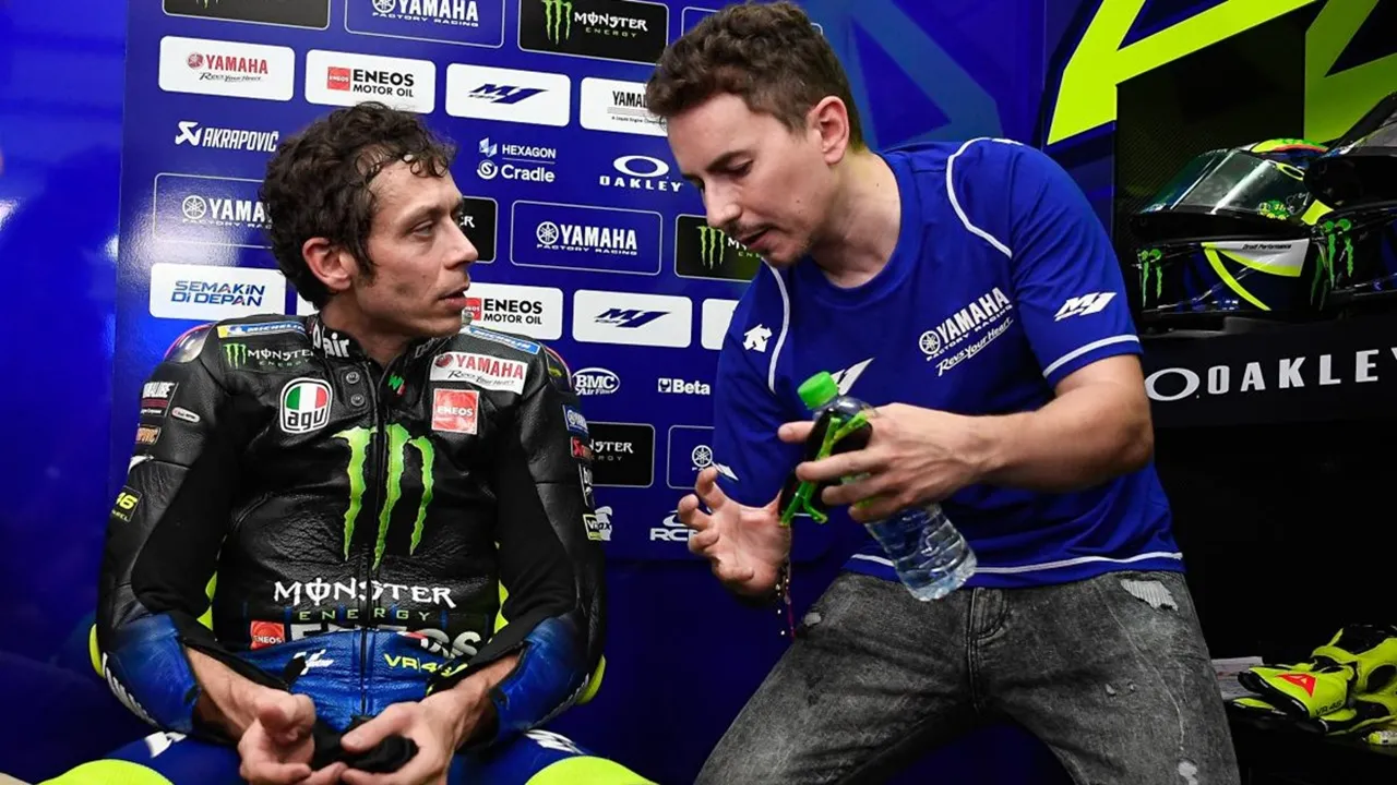 Jorge Lorenzo dan Valentino Rossi di Yamaha