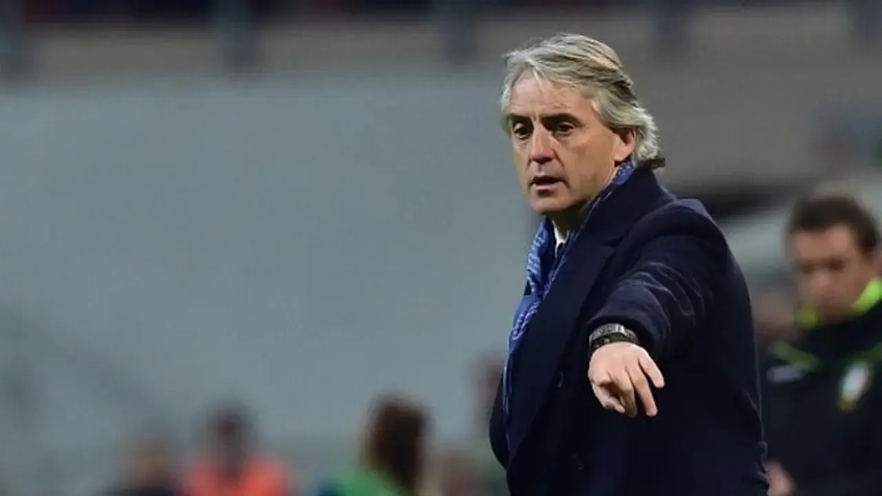 Alfredo Pedullà Kritik Para Pembela Roberto Mancini di Timnas Italia