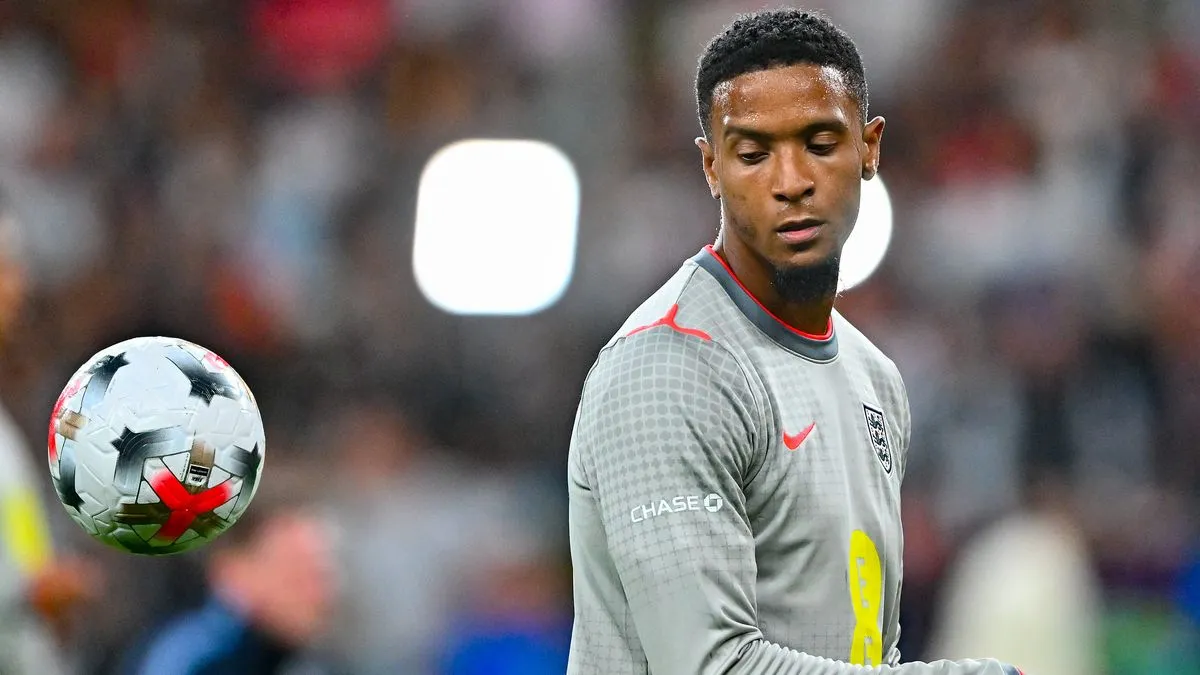 Arsenal Terima Kabar Cedera Ezri Konsa Jelang Laga Inggris - sumber: (footballlondon)