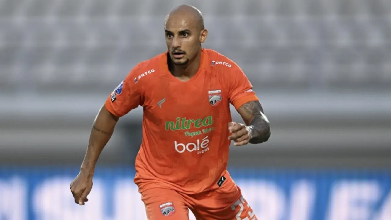 Bek asing Borneo FC, Caxambu harus absen akibat cedera