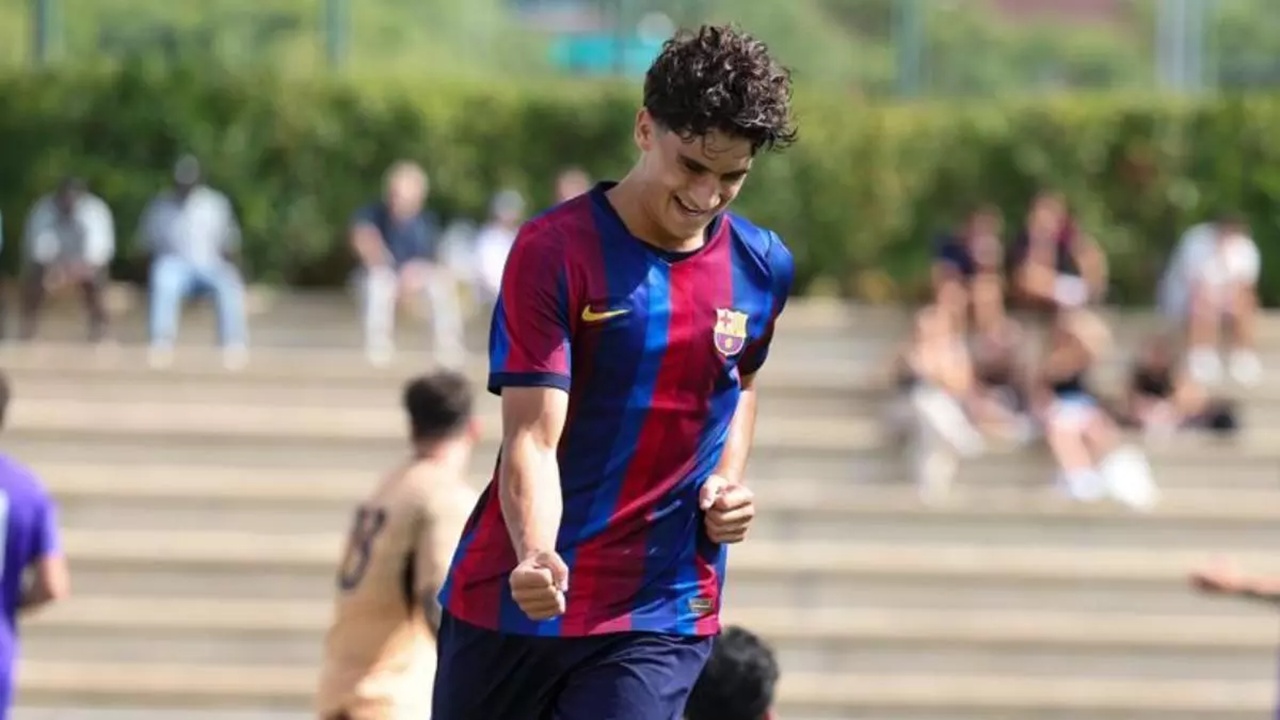 Genís Clua, Sosok Nomor '9' yang Mampu Mendobrak Pakem Tradisional La Masia