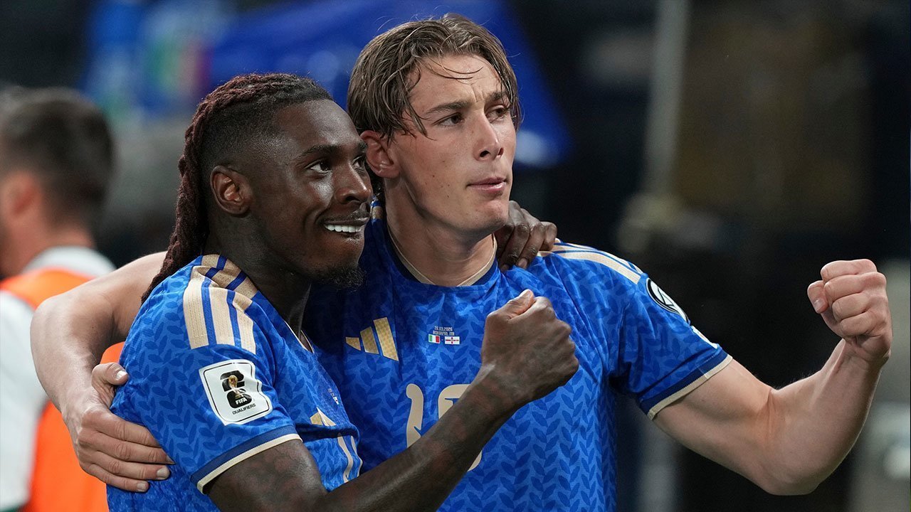 Kalahkan Turki, Esposito Bersaudara Tulis Sejarah bersama Timnas Italia