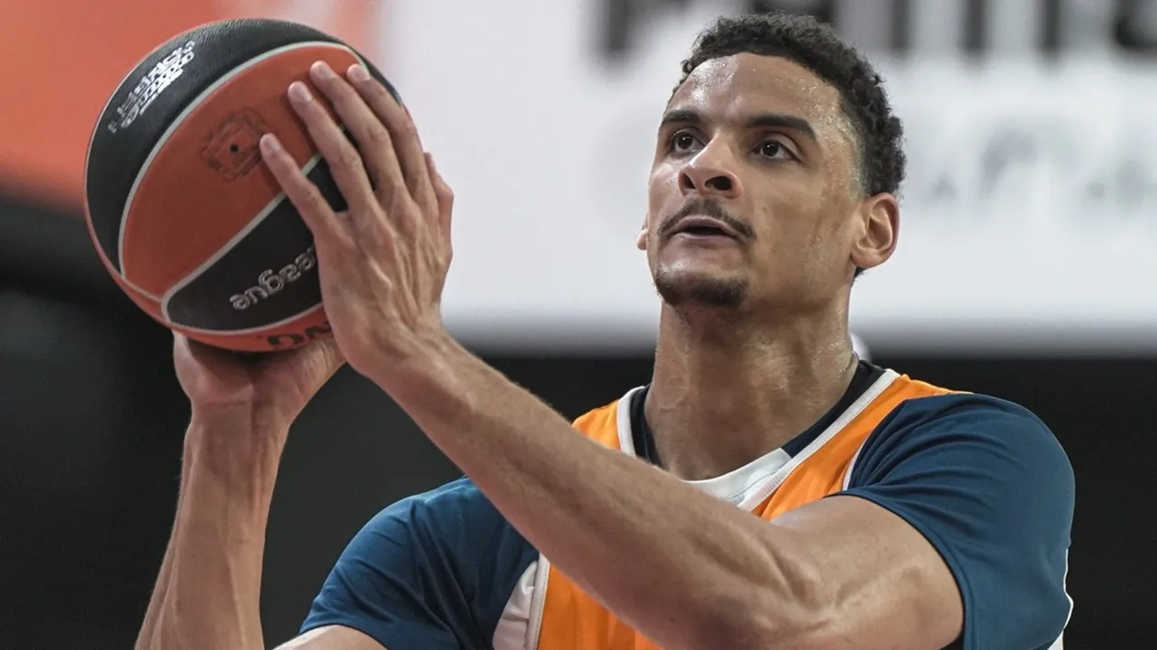 Neal Sako Sadar Tidak Mudah Menghadapi Baskonia