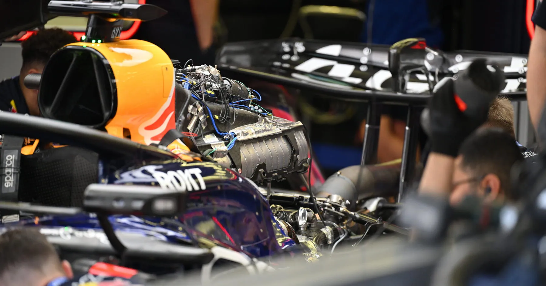 Pakar Mesin Sepakat dengan Kritikan Max Verstappen - sumber: (racingnews365)