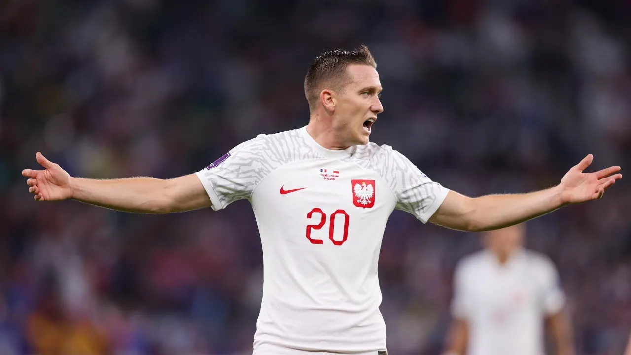 Piotr Zielinski Dinobatkan Jadi Kapten Polandia Saat Dikalahkan Swedia