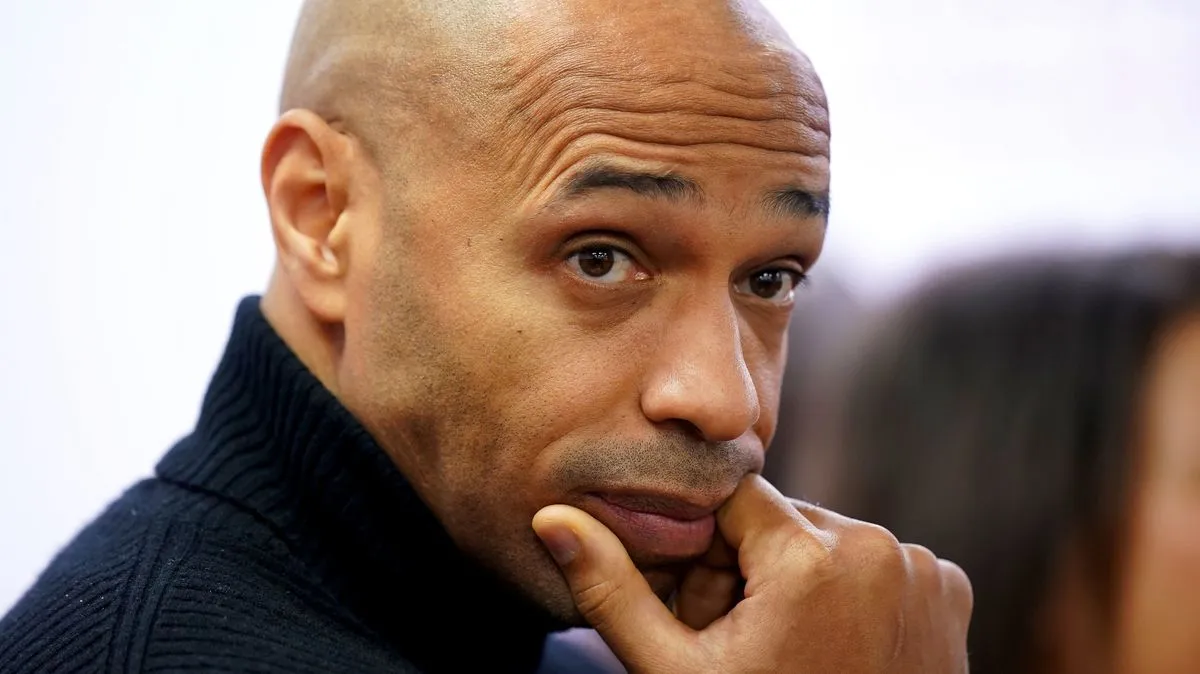 Thierry Henry Bantah Kabar Palsu Terkait Tuduhan Man City - sumber: (footballlondon)