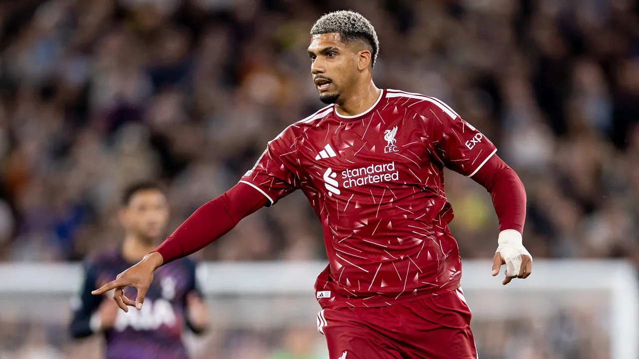 Usai Terpuruk di Barcelona, Ronald Araujo Kini Mulai Bersinar di Liverpool
