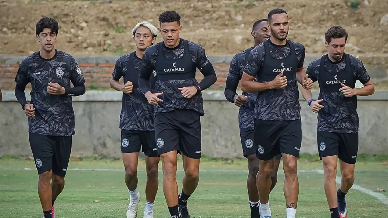 Latihan Arema FC di masa jeda kompetisi
