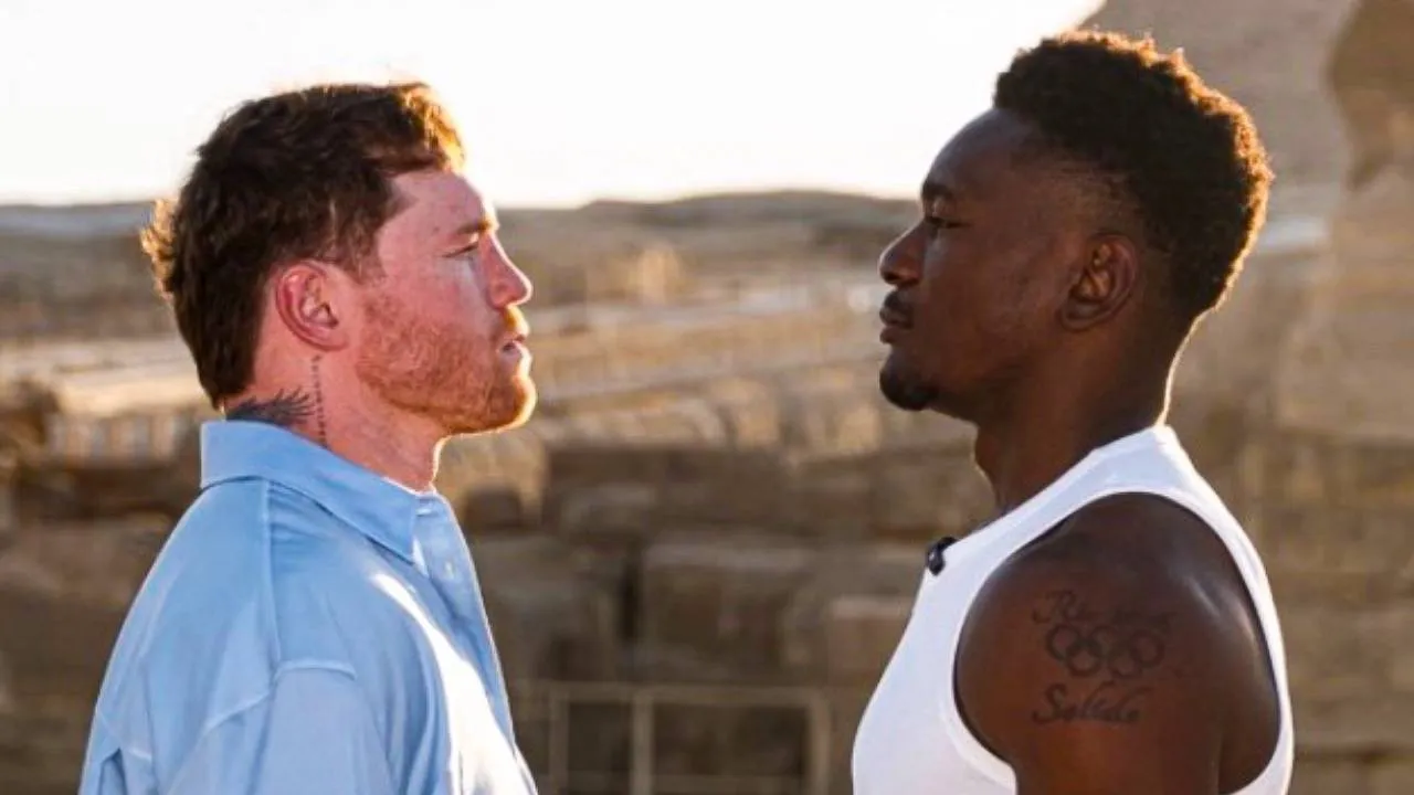 Canelo Alvarez (kiri) dan Christian Mbilli. (Foto: Fight TV)