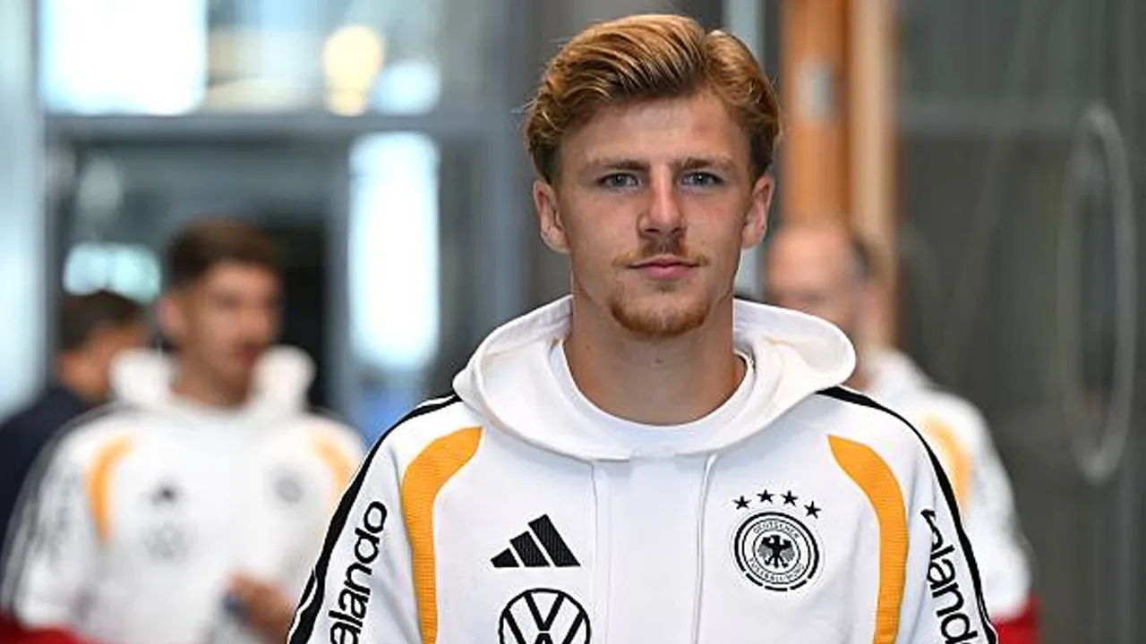 Jadi Target Tiga Raksasa Inggris, Stuttgart Tak Berencana Jual Finn Jeltsch