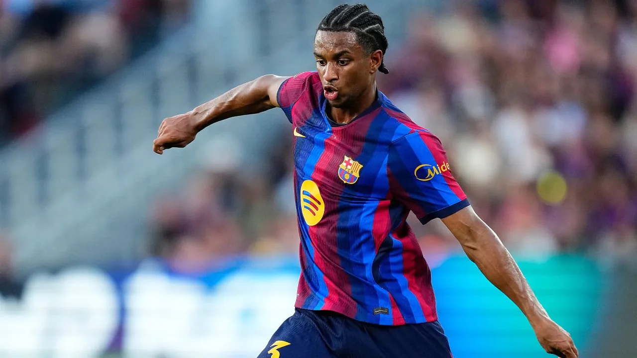 Juventus dan Milan Bersaing Ketat Datangkan Alejandro Balde dari Barcelona