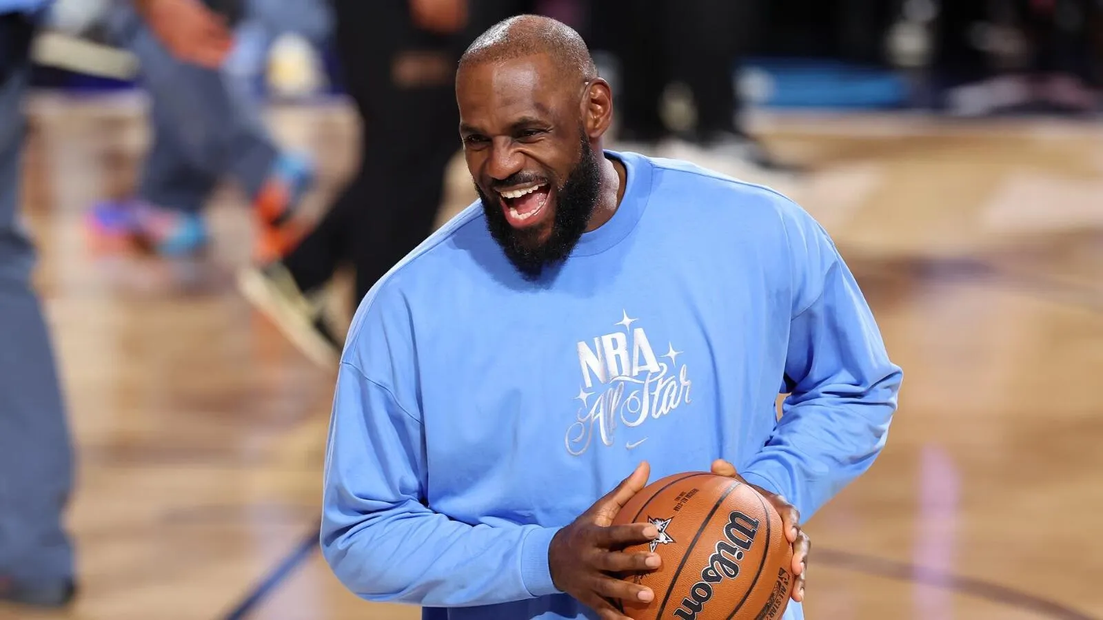 LeBron Gunakan Helikopter ke New York Usai Latihan Sixers - sumber: (mainbasket)