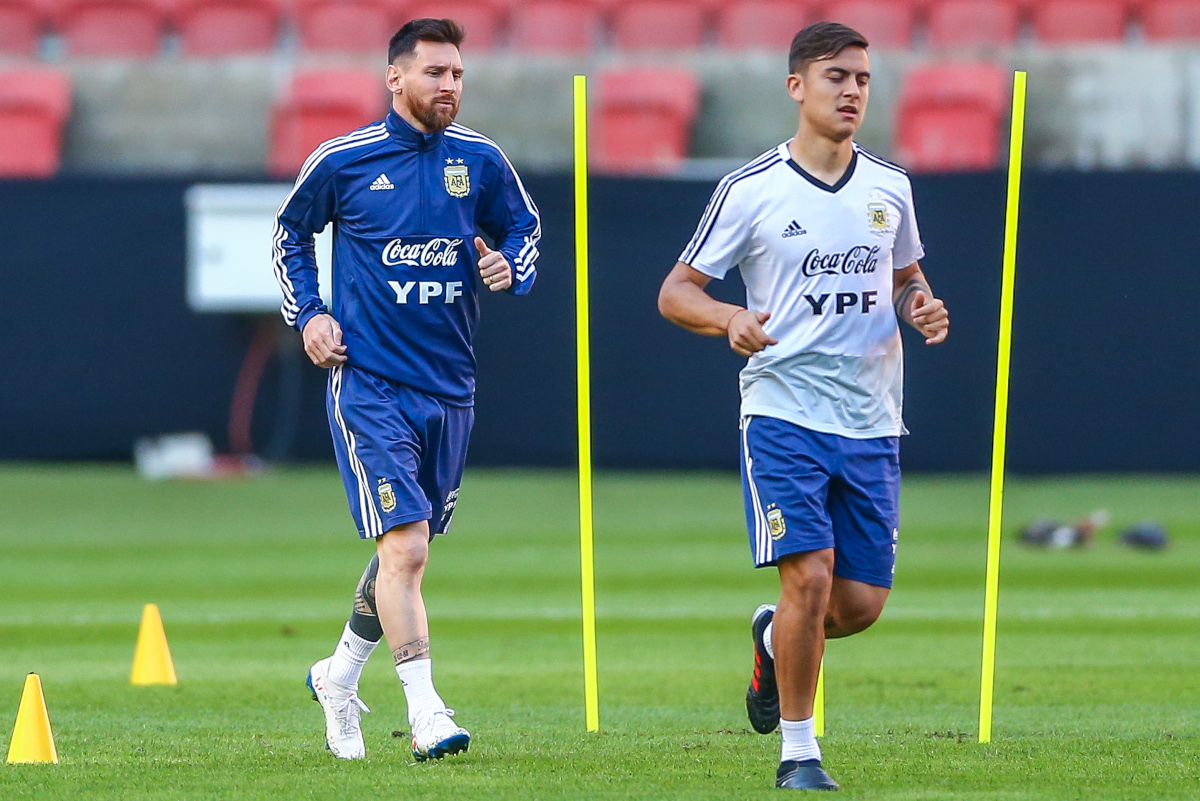 Roma Bela Keputusan Dybala dan Molina, Hormati Messi Maksimal