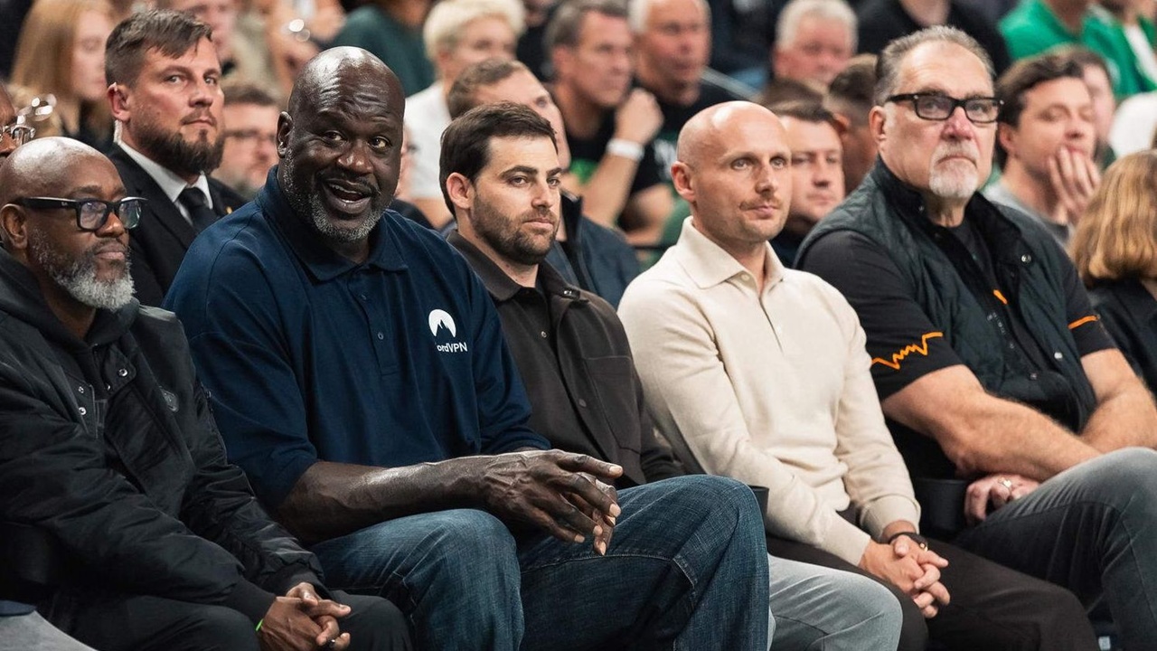 Shaquille O'Neal Terkesan dengan Fans Zalgiris Kaunas