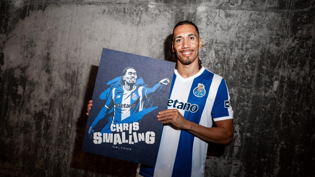 Chris Smalling Gabung Porto, Lini Belakang Makin Mewah