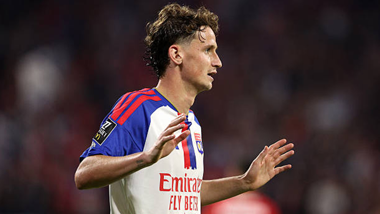 Diminati Liverpool, Lyon Enggan Lepas Tyler Morton di Januari