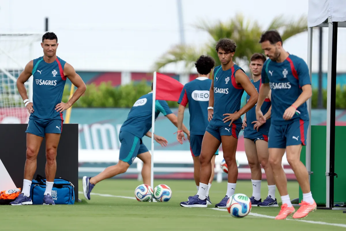 Kekacauan Portugal: Ronaldo Dikabarkan Tinggalkan Tim, Ramos Jadi Starter - sumber: (footballitalia)