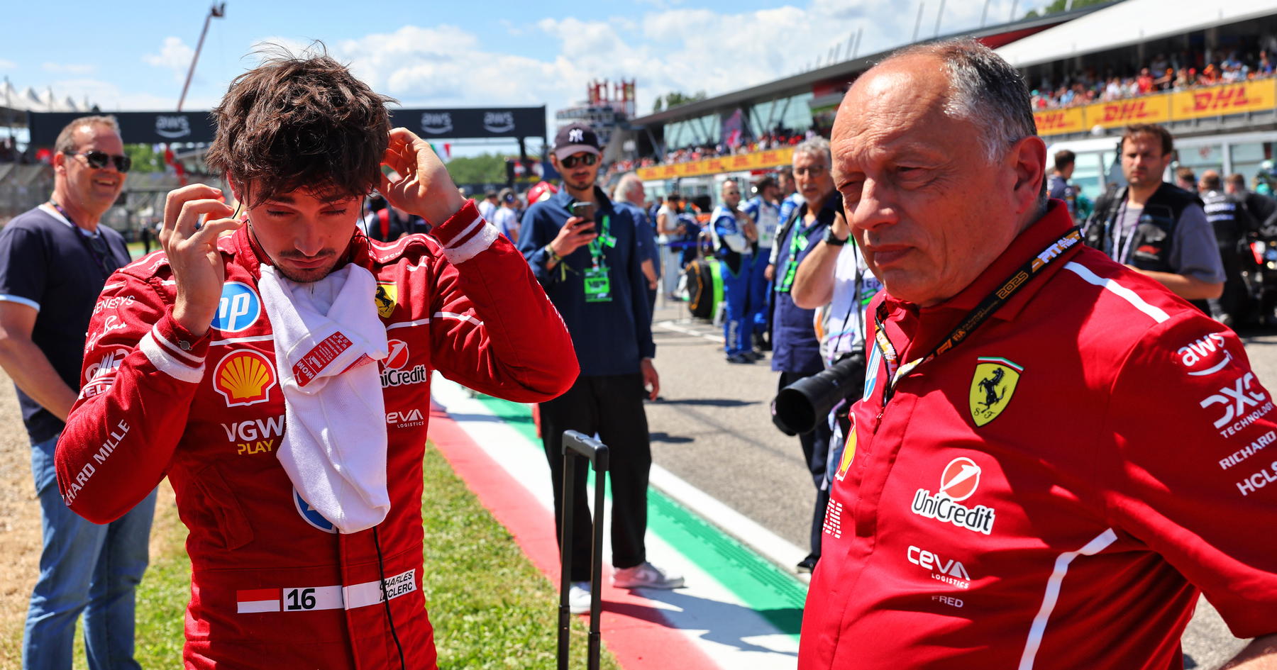 Leclerc Kecam Rumor Horner Gantikan Vasseur di Ferrari