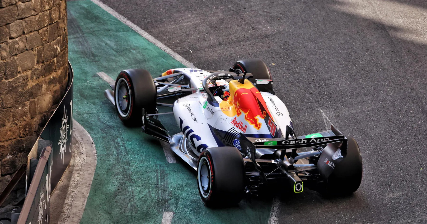 Lindblad Terkena Penalti Grid di GP Bahrain Malaysia - sumber: (racingnews365)