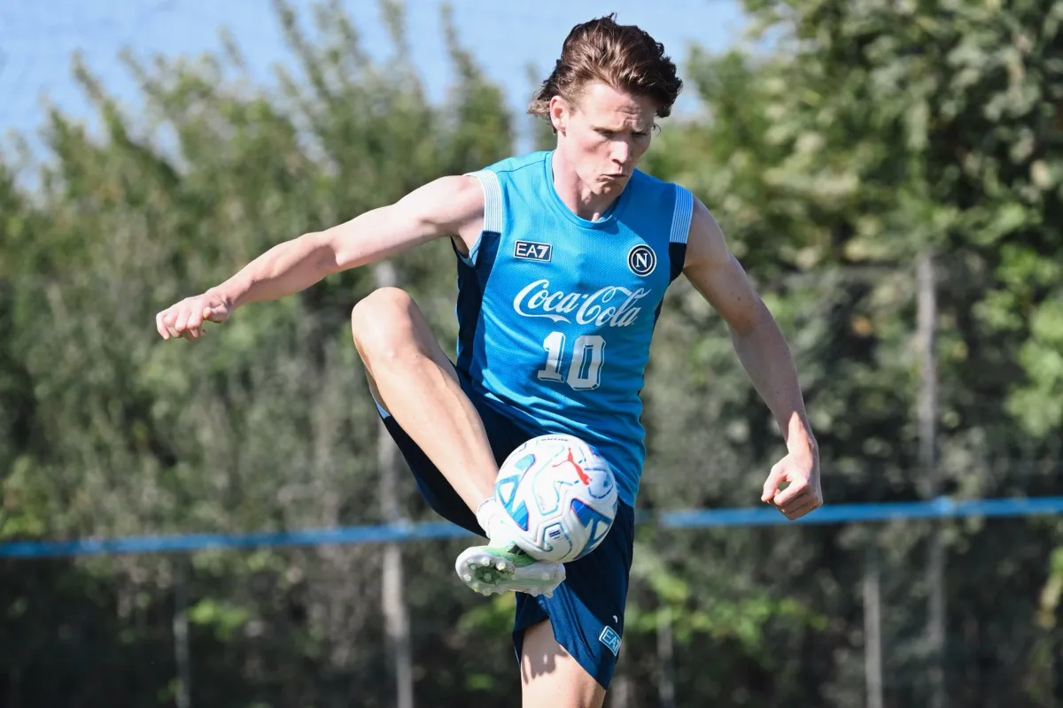 McTominay Kembali Berlatih Bersama Napoli Pasca Operasi Jantung
