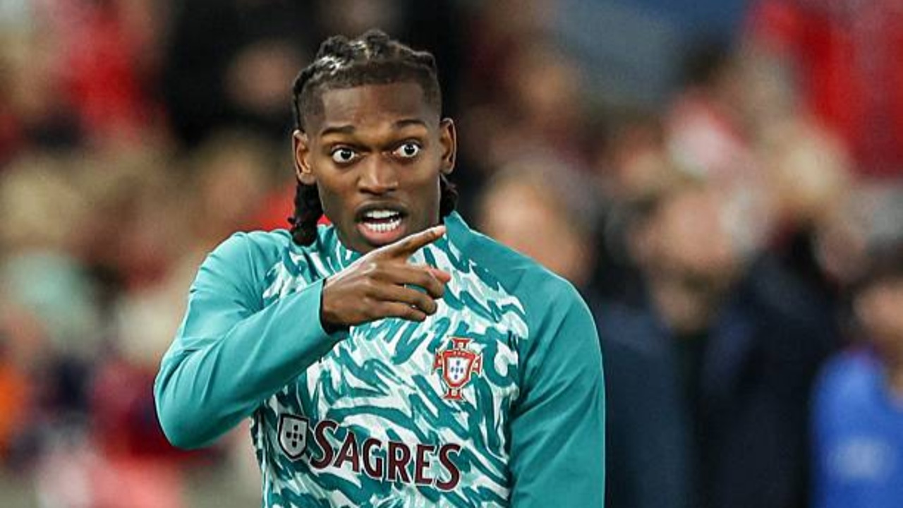 Rafael Leao Kenakan Jersey Nomor 7 Portugal Usai Kepergian Ronaldo
