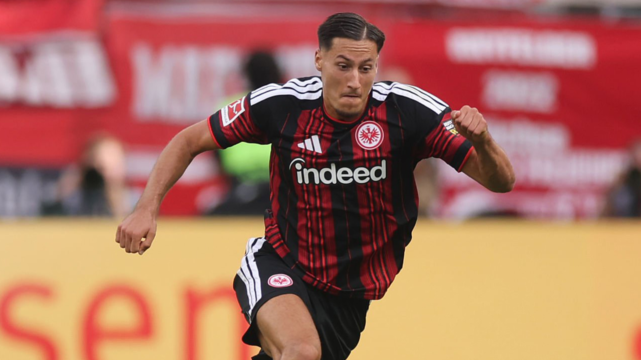 Spurs Kepincut Younes Ebnoutalib Usai Tampil Oke Bersama Frankfurt