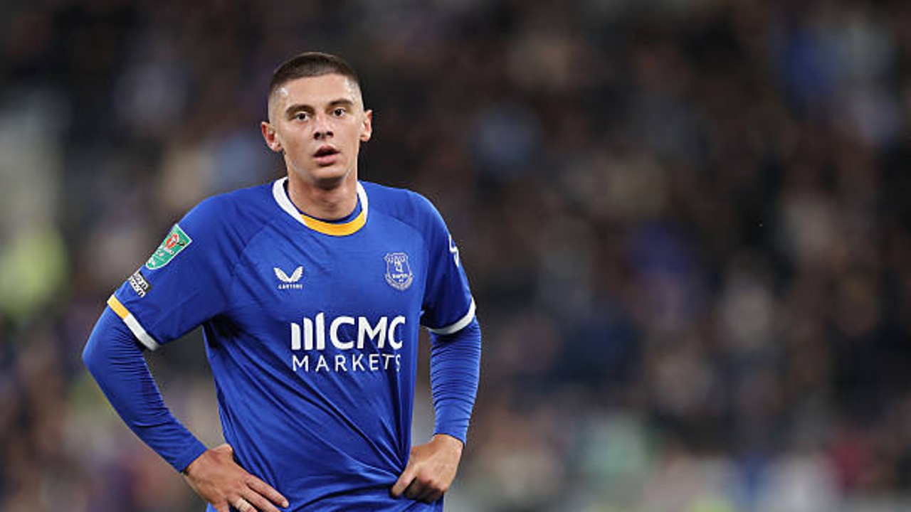 Vitaliy Mykolenko Buka Suara Terkait Alasan Perpanjang Kontrak di Everton