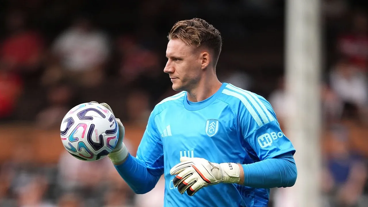 Bernd Leno memberikan pujian tinggi kepada Jonas Urbig di tengah rumor ketertarikan Bayern Munich