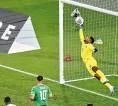 Puji Kontribusi Mike Maignan, Kone: Sulit Mencetak Gol ke Gawangnya