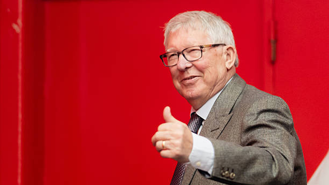 Sir Alex Ferguson Jelaskan Rasanya Kembali ke Old Trafford Setelah Operasi Otak