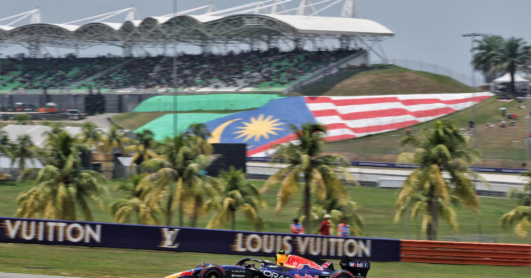 Tiga Pembalap Terima Penalti Grid di GP Bahrain Malaysia - sumber: (racingnews365)